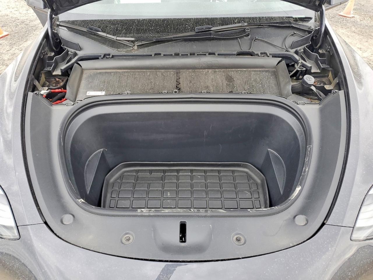 2024 Tesla Model Y - zdjęcie 12