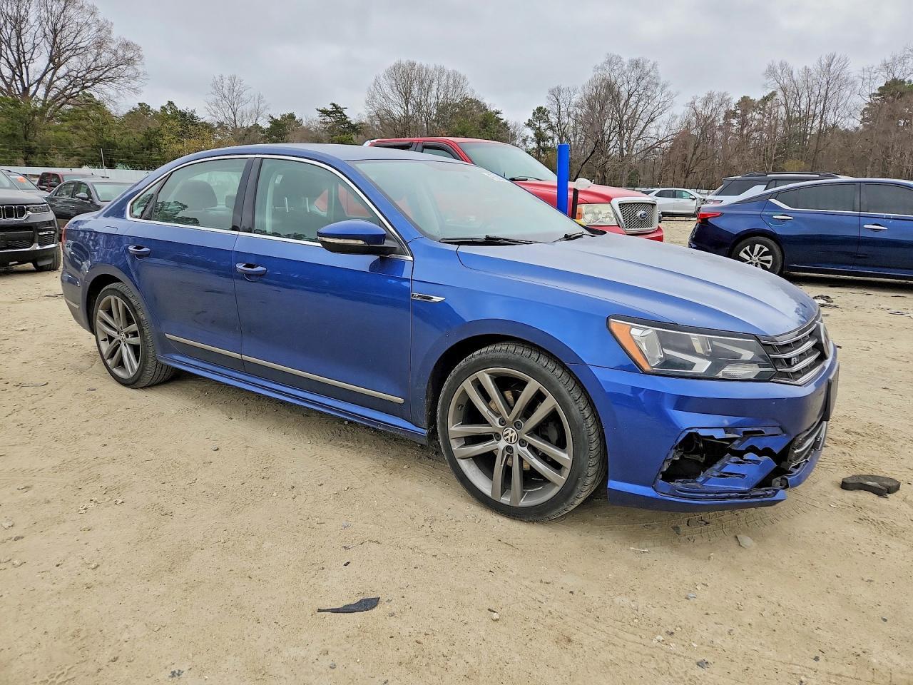 2017 Volkswagen Passat R-Line - zdjęcie 4