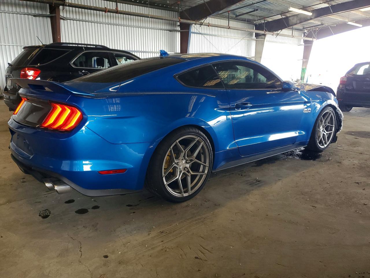 2021 Ford Mustang Gt - zdjęcie 3