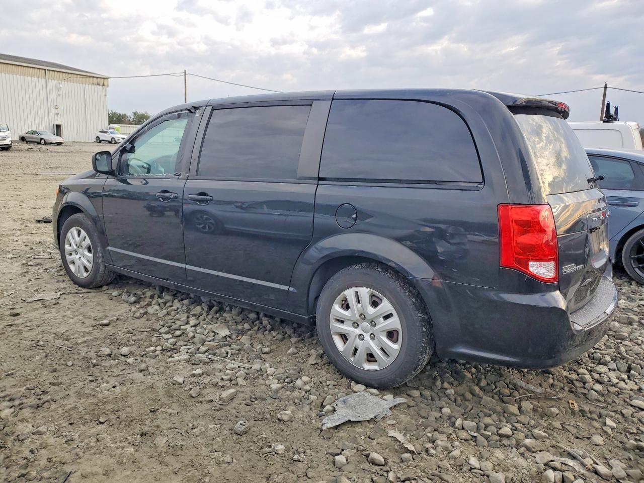 2018 Dodge Grand Caravan Se - zdjęcie 2