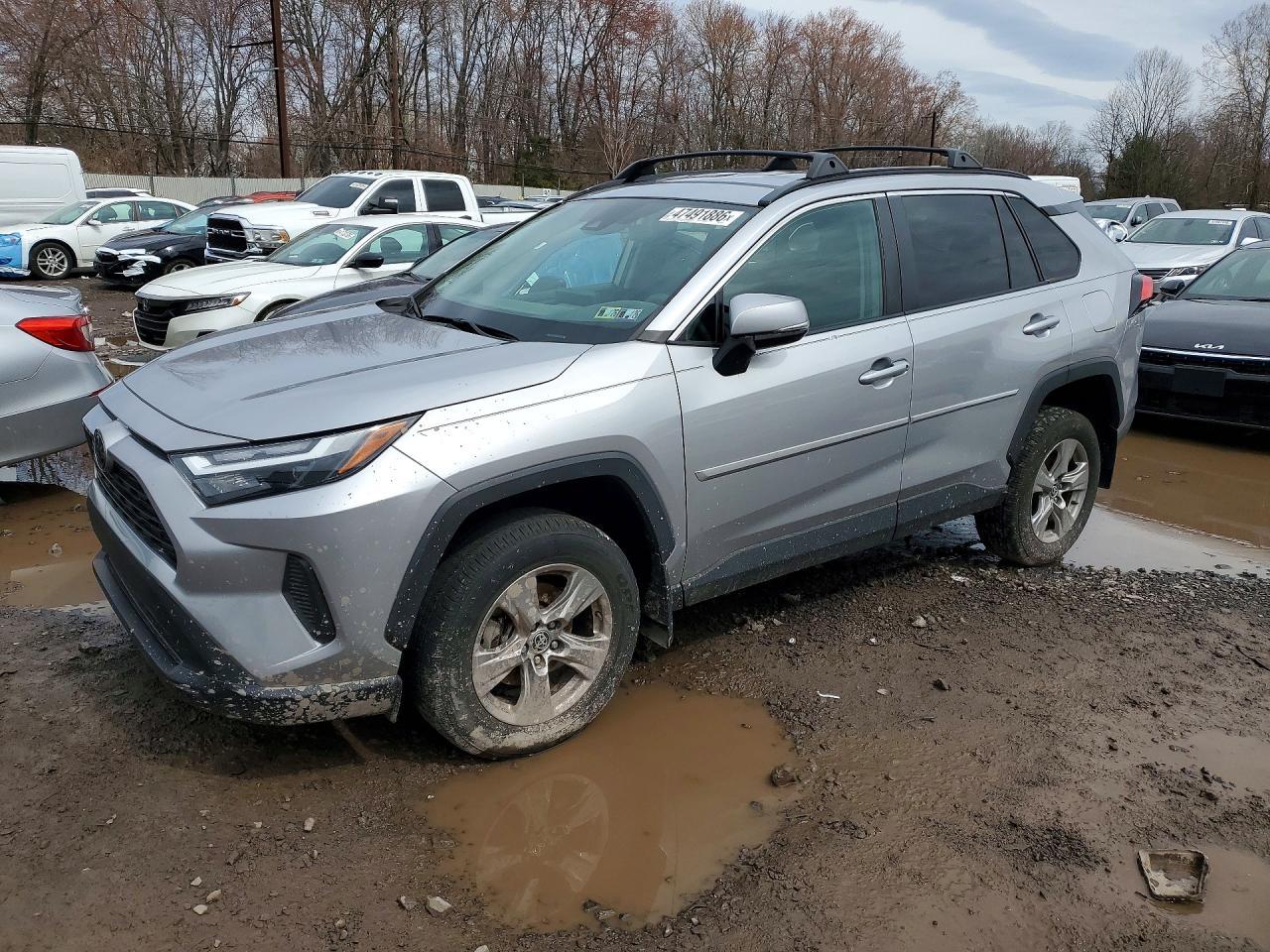 2022 Toyota Rav4 Xle - zdjęcie główne