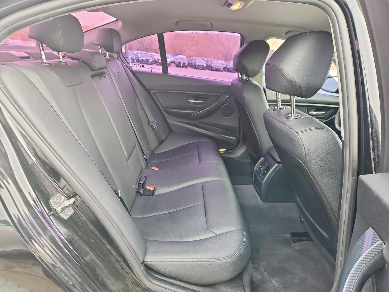 2016 BMW 320 I - zdjęcie 10