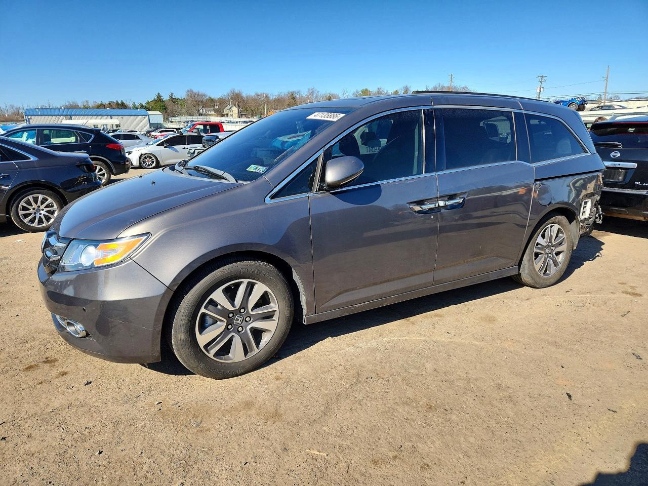 2014 Honda Odyssey Touring - zdjęcie główne