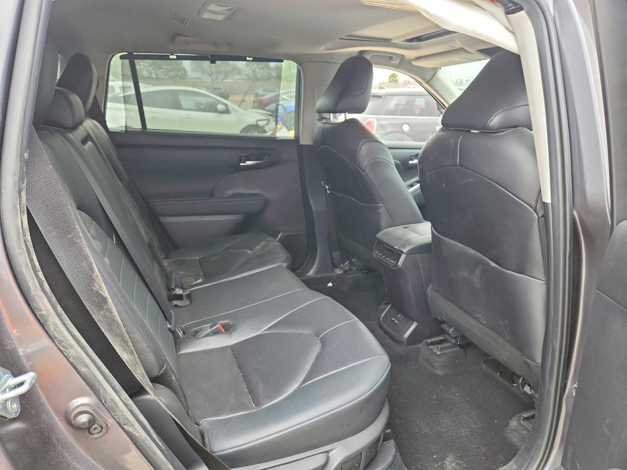 2024 Toyota Highlander Hybrid Xle - zdjęcie 11