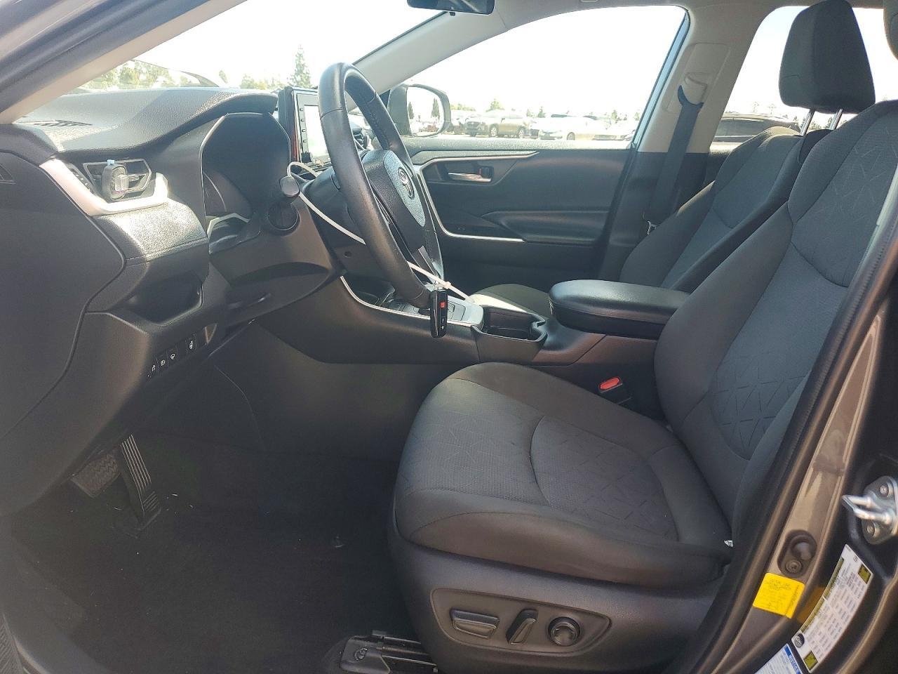 2021 Toyota Rav4 Hybrid Xle - zdjęcie 7