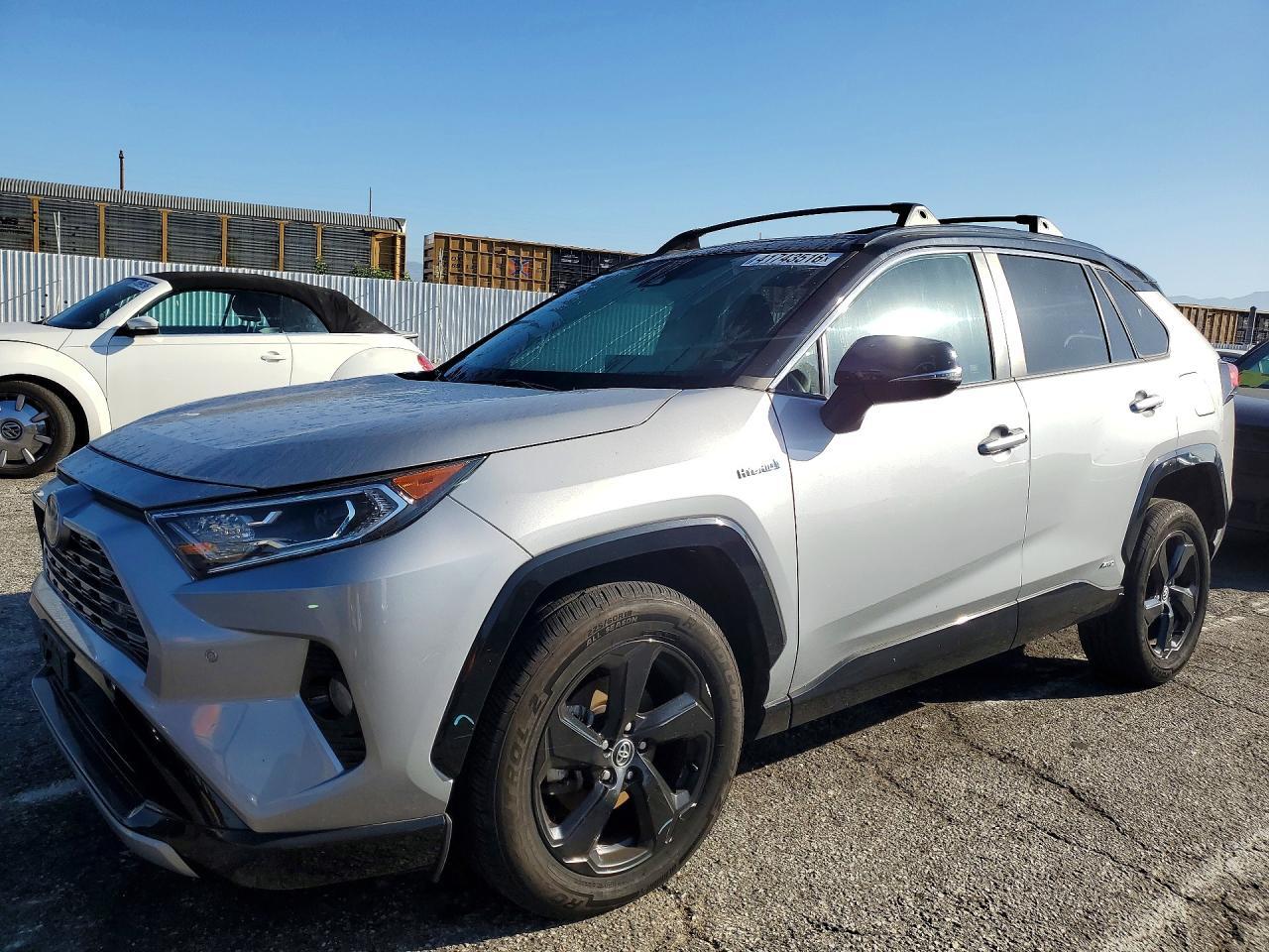 2020 Toyota Rav4 Hybrid Xse - zdjęcie główne