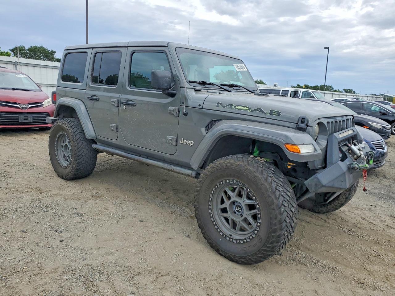 2020 Jeep Wrangler Unlimited Sport - zdjęcie 4