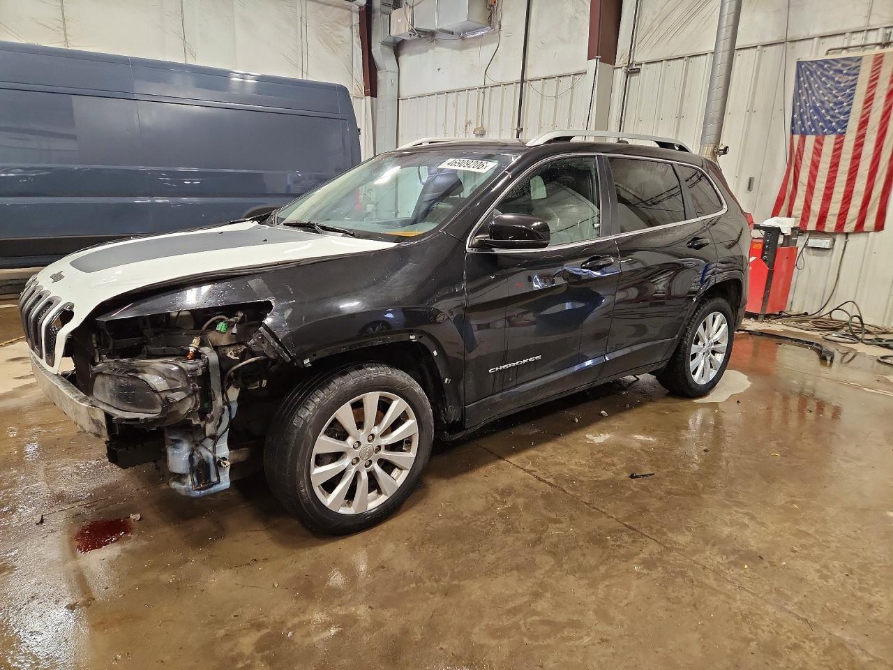 2016 Jeep Cherokee Overland - zdjęcie główne
