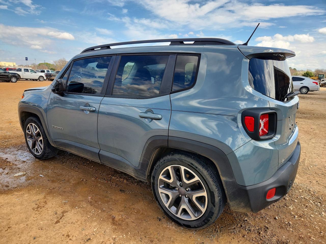 2017 Jeep Renegade Latitude - zdjęcie 2