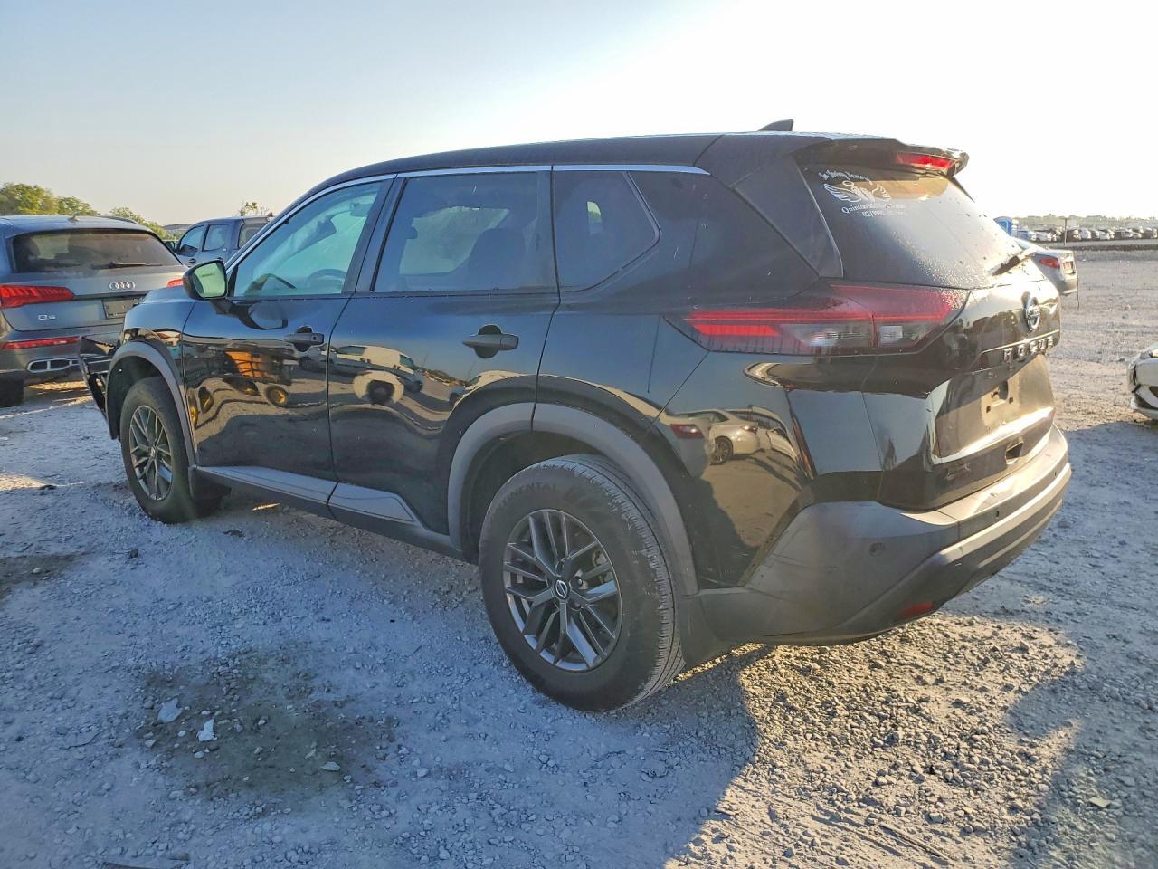 2021 Nissan Rogue S - zdjęcie 2