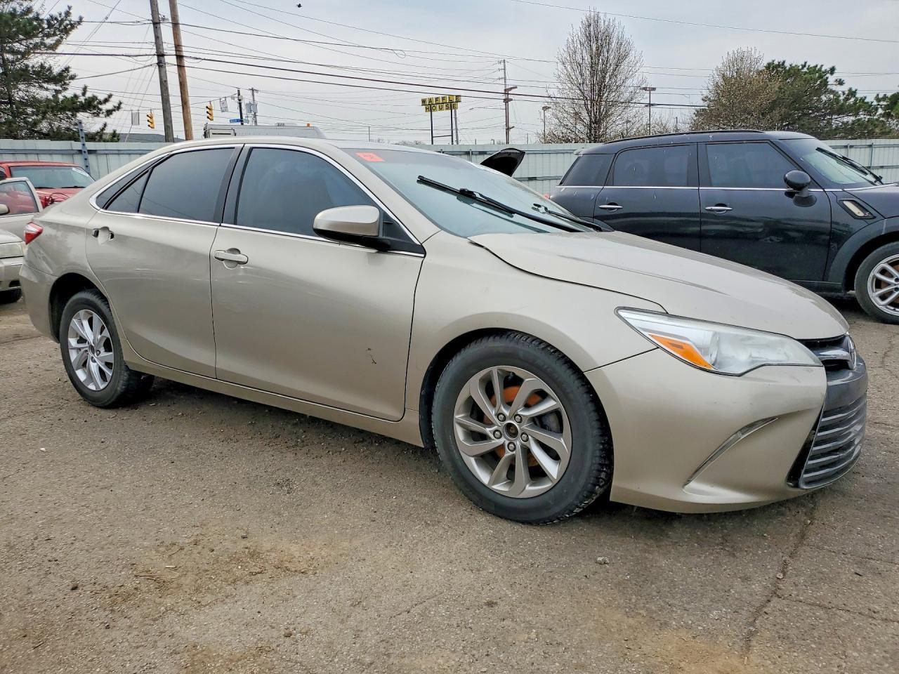 2017 Toyota Camry Xle - zdjęcie 4