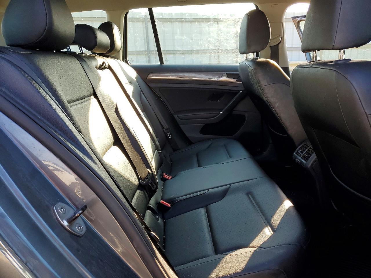 2017 Volkswagen Golf Alltrack S - zdjęcie 10