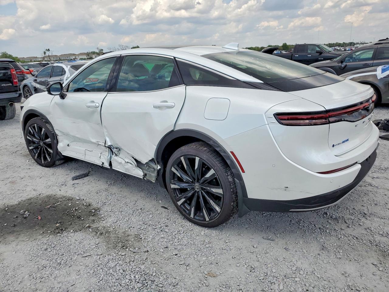 2026 Toyota Crown Platinum - zdjęcie 2