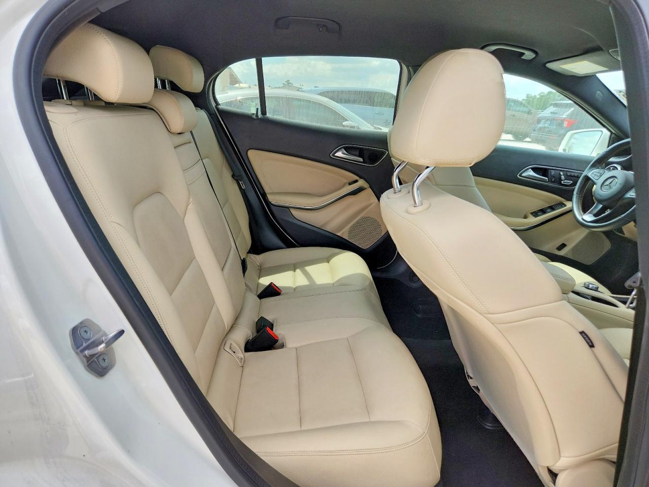 2020 Mercedes-Benz Gla 250 - zdjęcie 10
