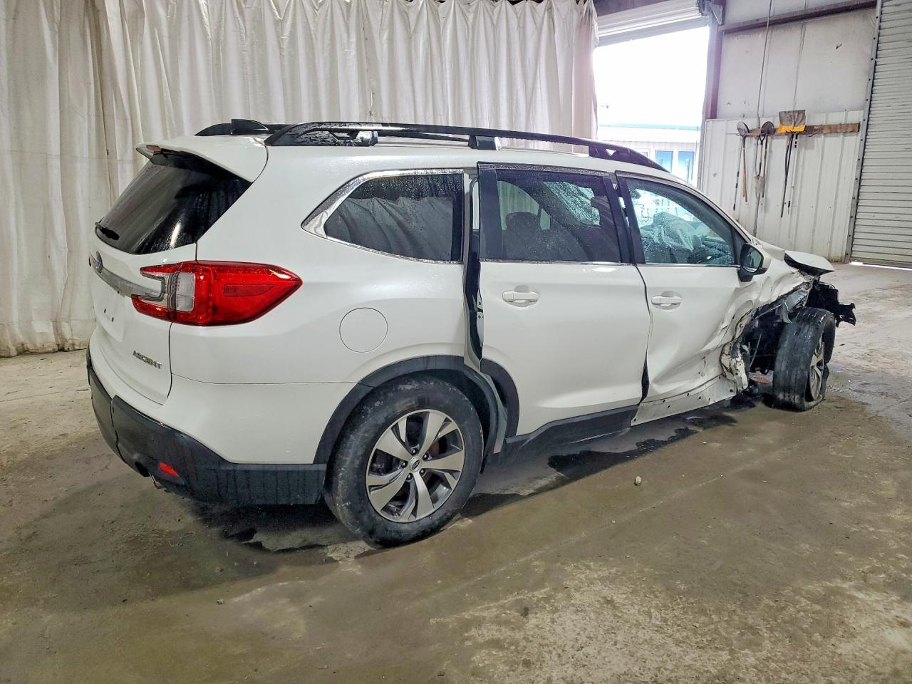 2024 Subaru Ascent Premium - zdjęcie 3