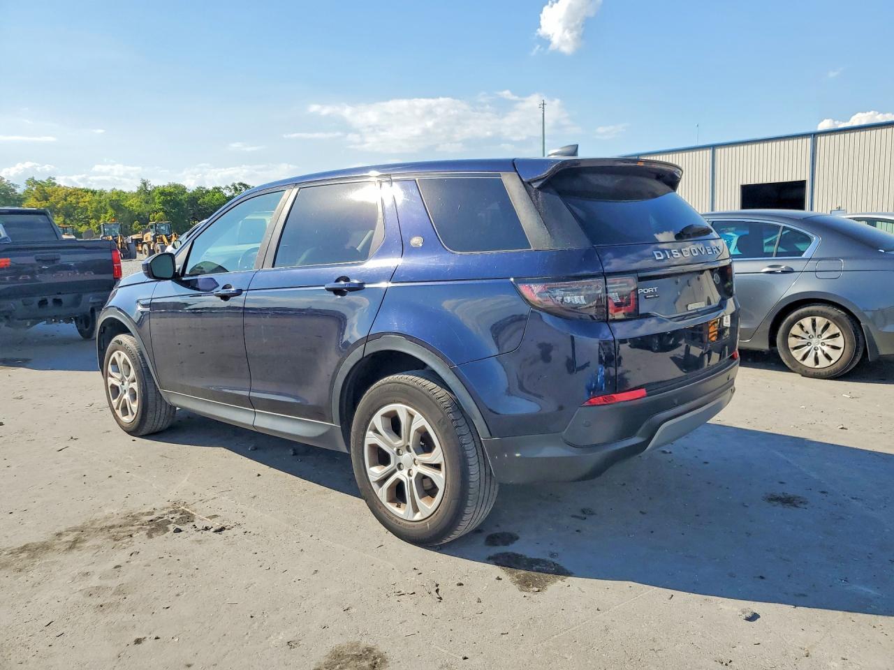 2020 Land Rover Discovery Sport S - zdjęcie 2