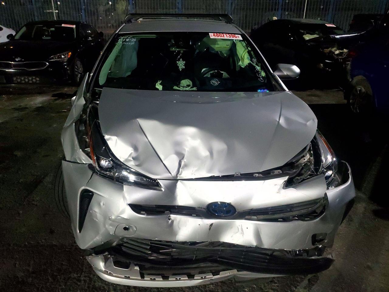 2021 Toyota Prius L Eco - zdjęcie 5