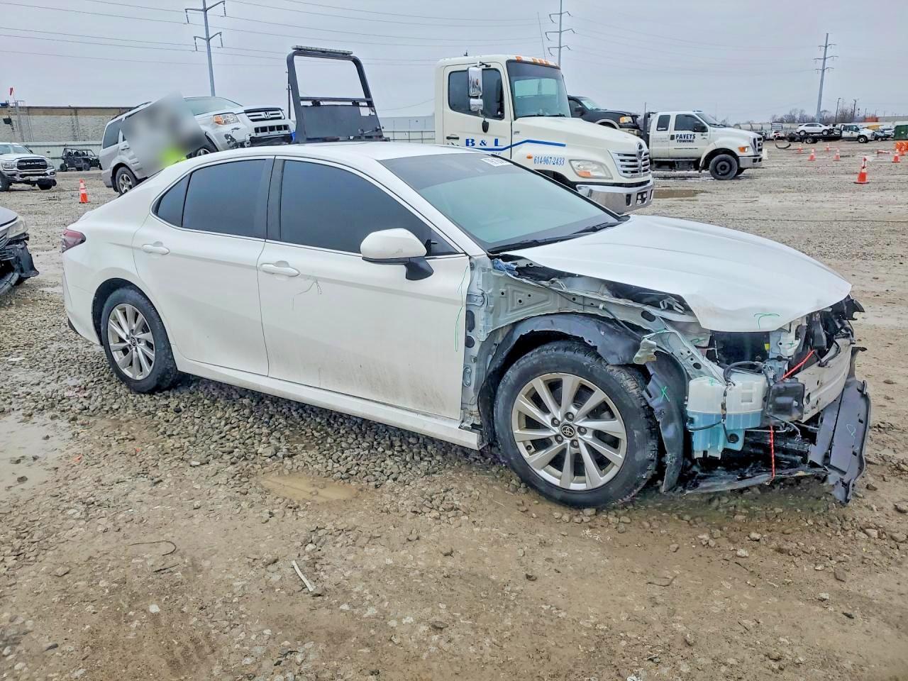 2021 Toyota Camry Le - zdjęcie 4