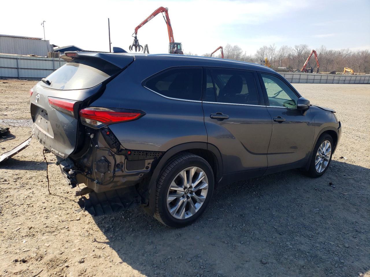 2020 Toyota Highlander - zdjęcie 3