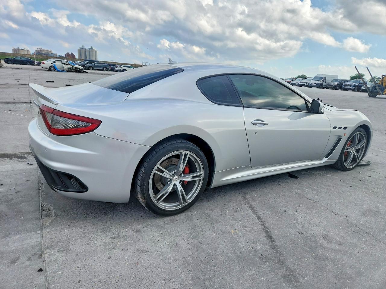 2014 Maserati Granturismo S - zdjęcie 3
