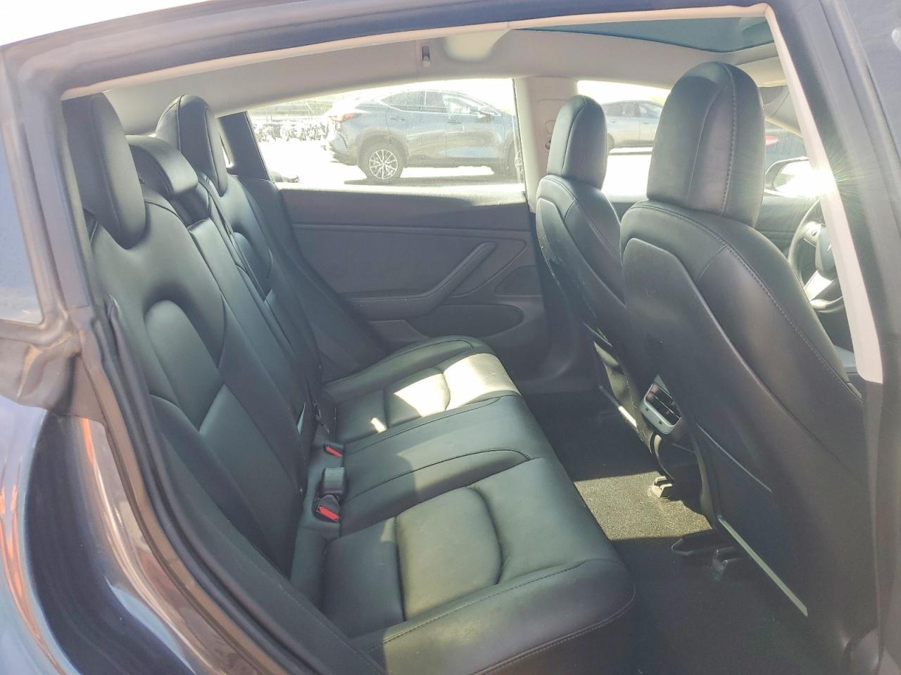 2018 Tesla Model 3 - zdjęcie 10