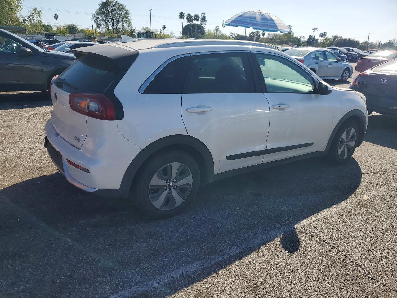 2017 Kia Niro Lx - zdjęcie 3