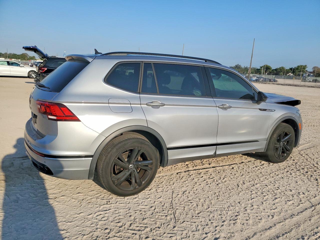 2023 Volkswagen Tiguan Se R-Line Black - zdjęcie 3