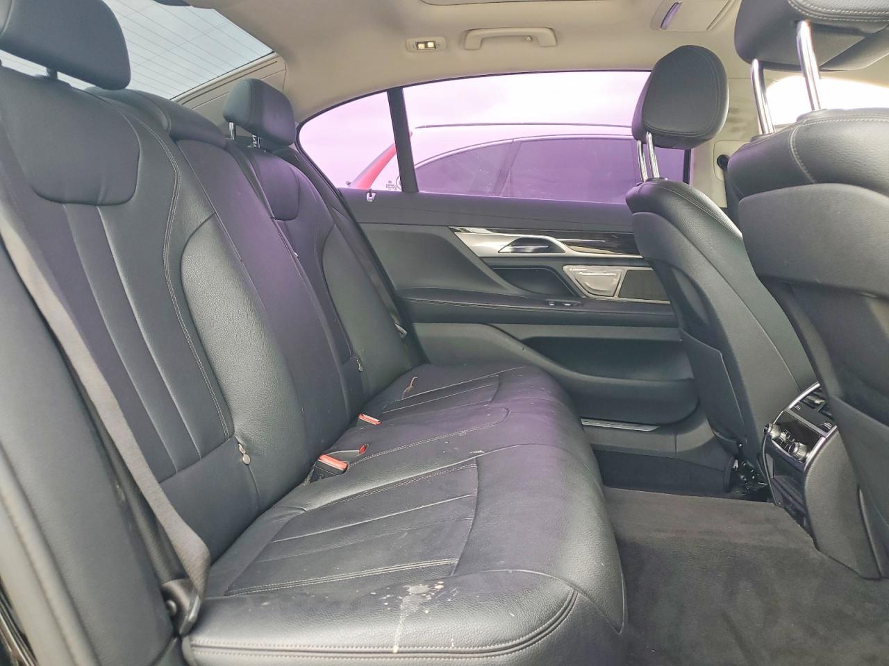 2016 BMW 740 I - zdjęcie 10