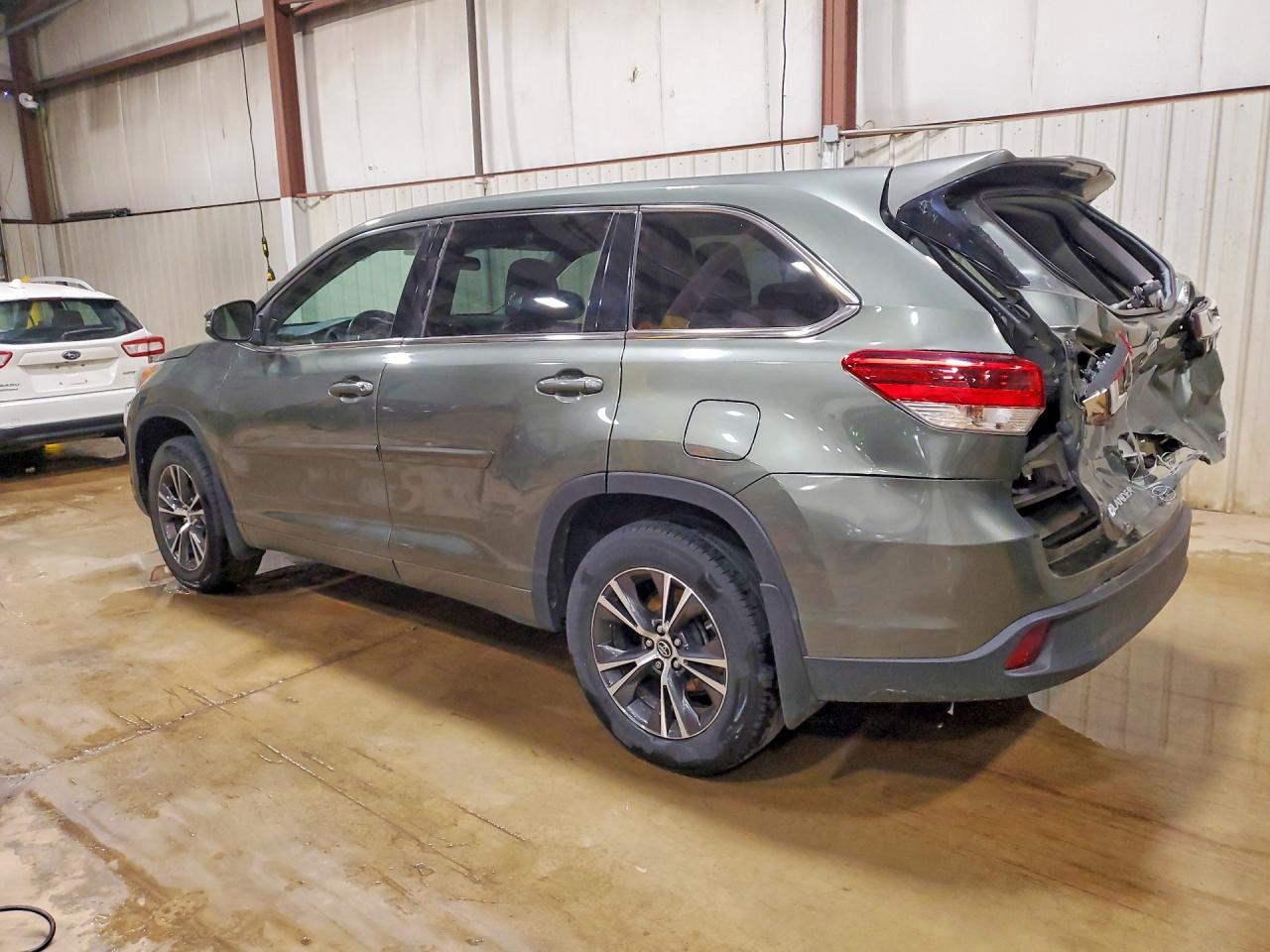 2017 Toyota Highlander Le - zdjęcie 2