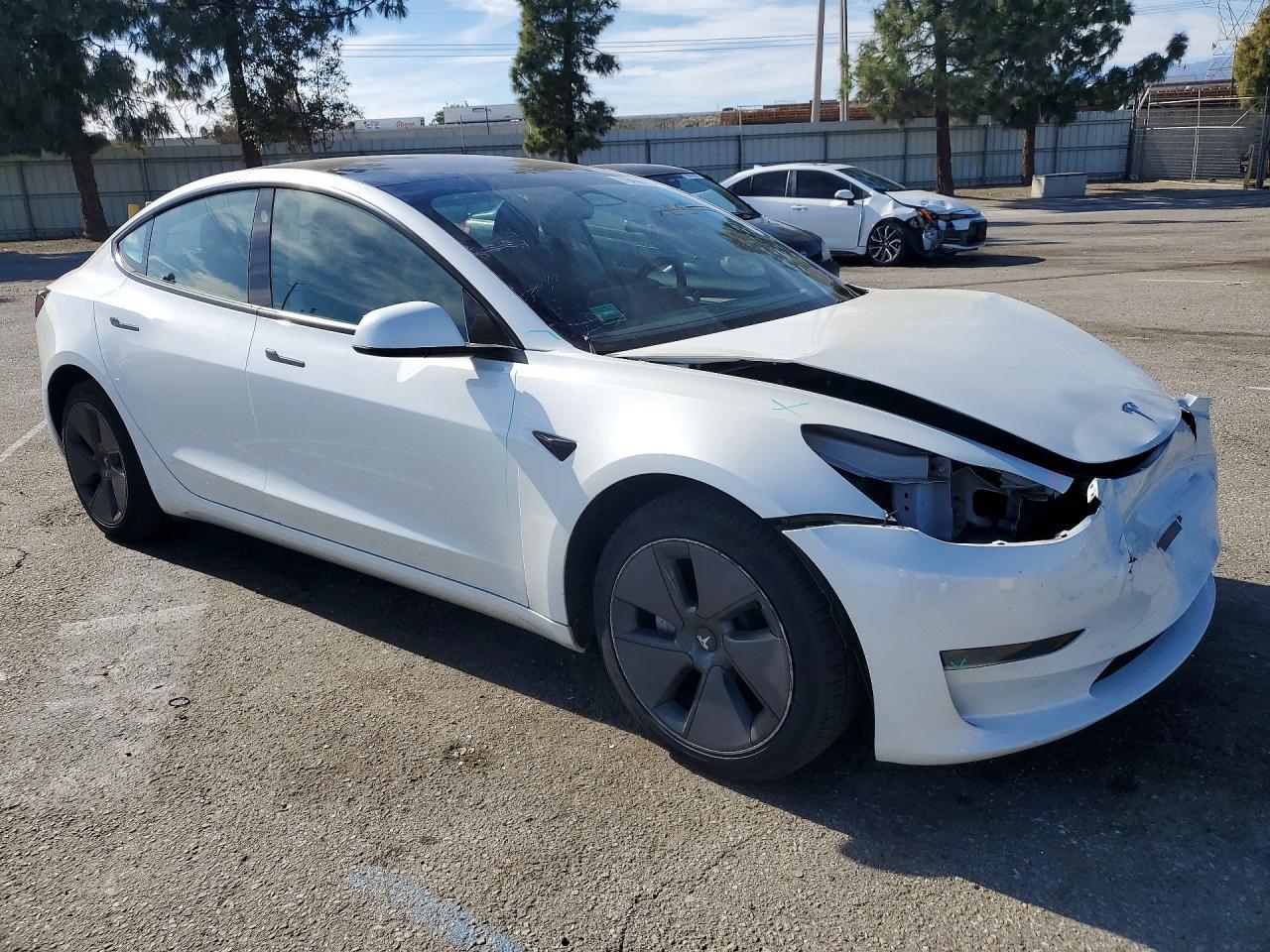 2023 Tesla Model 3 - zdjęcie 4