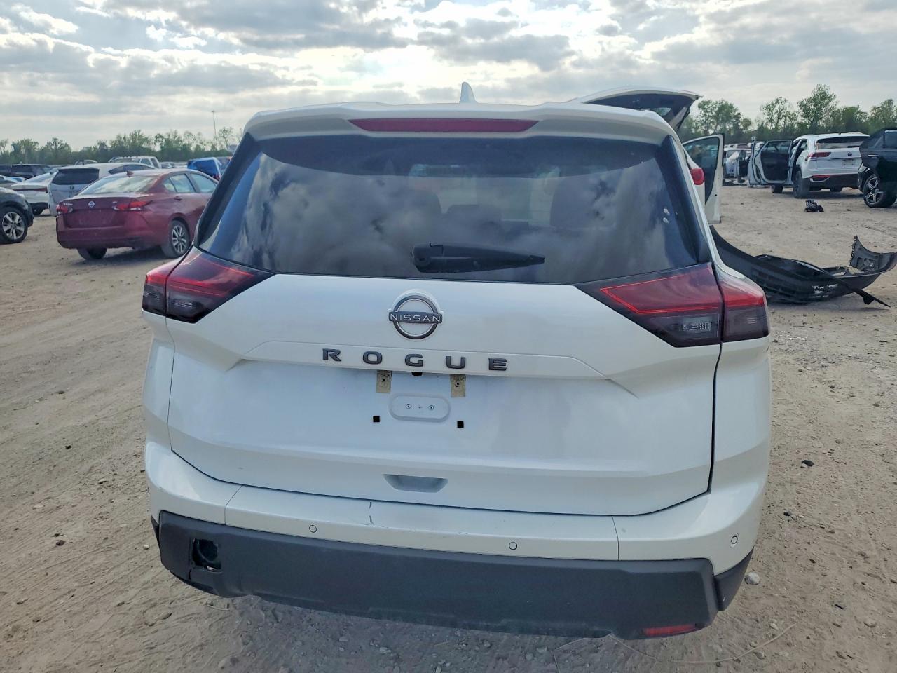 2025 Nissan Rogue Sv - zdjęcie 6