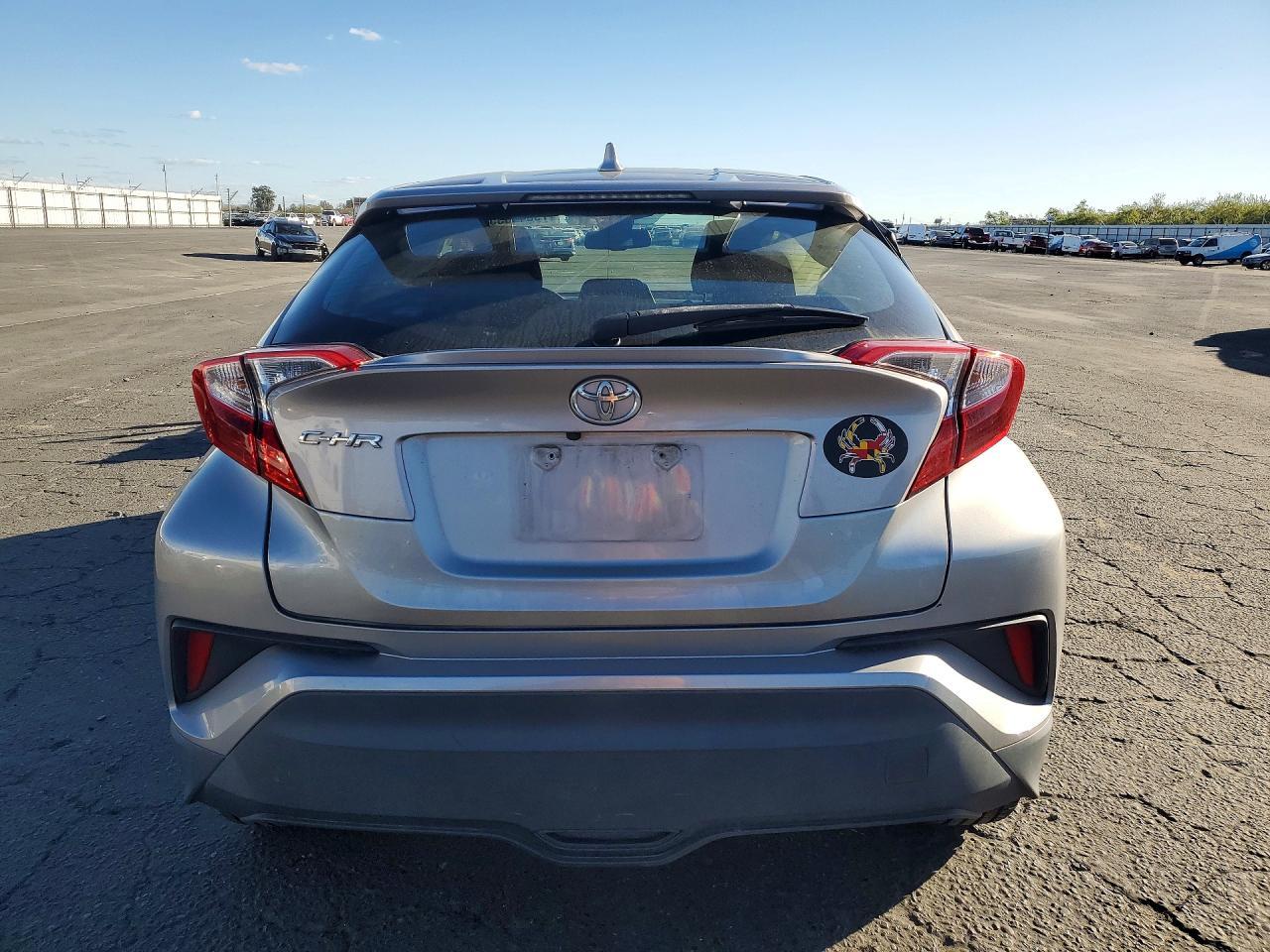 2019 Toyota C-Hr Le - zdjęcie 6