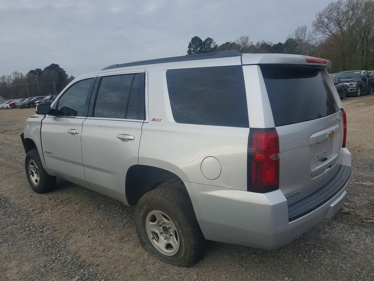 2017 Chevrolet Tahoe K1500 Lt - zdjęcie 2
