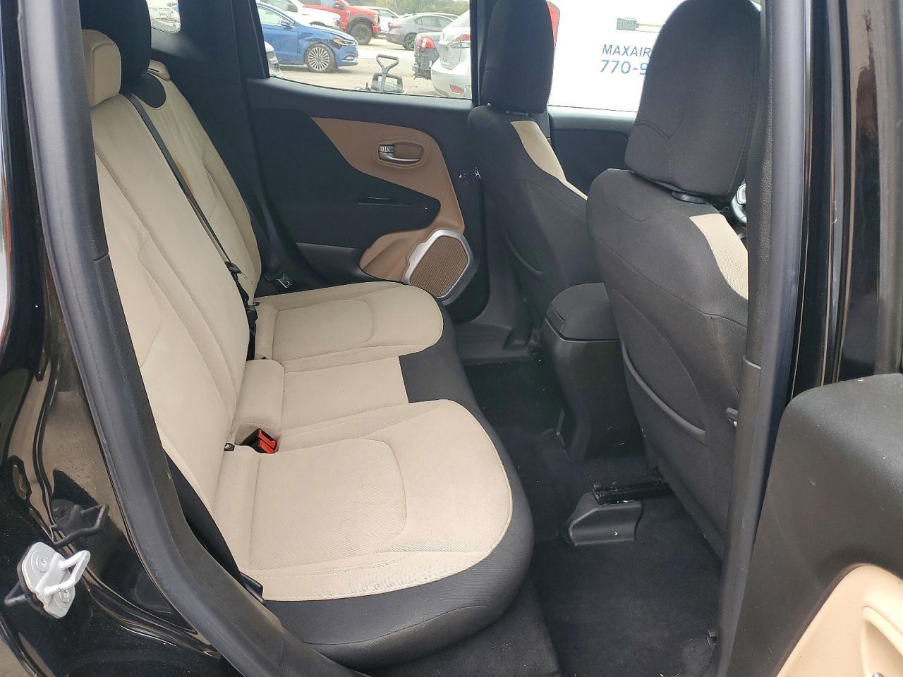 2015 Jeep Renegade Latitude - zdjęcie 10