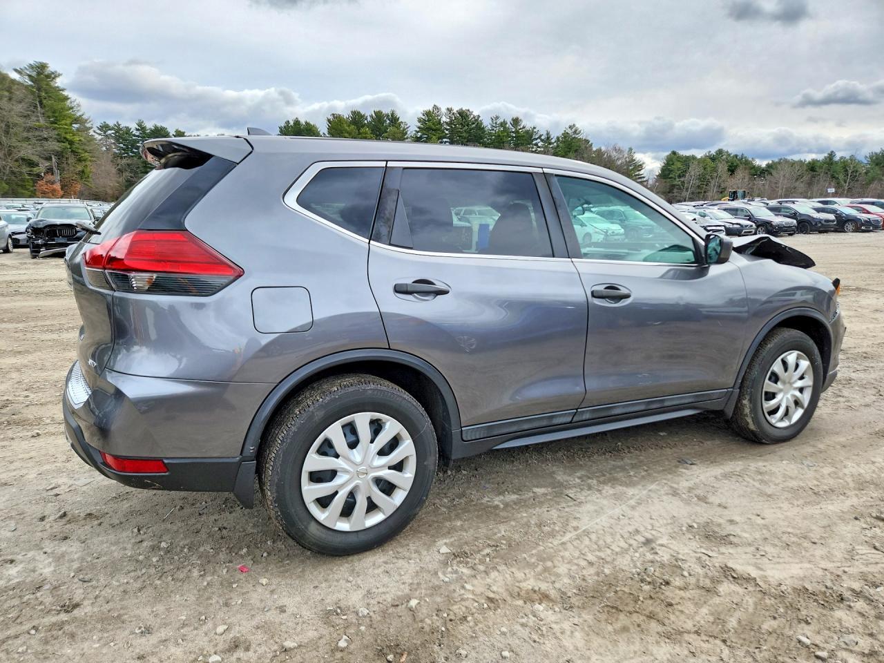 2017 Nissan Rogue S - zdjęcie 3