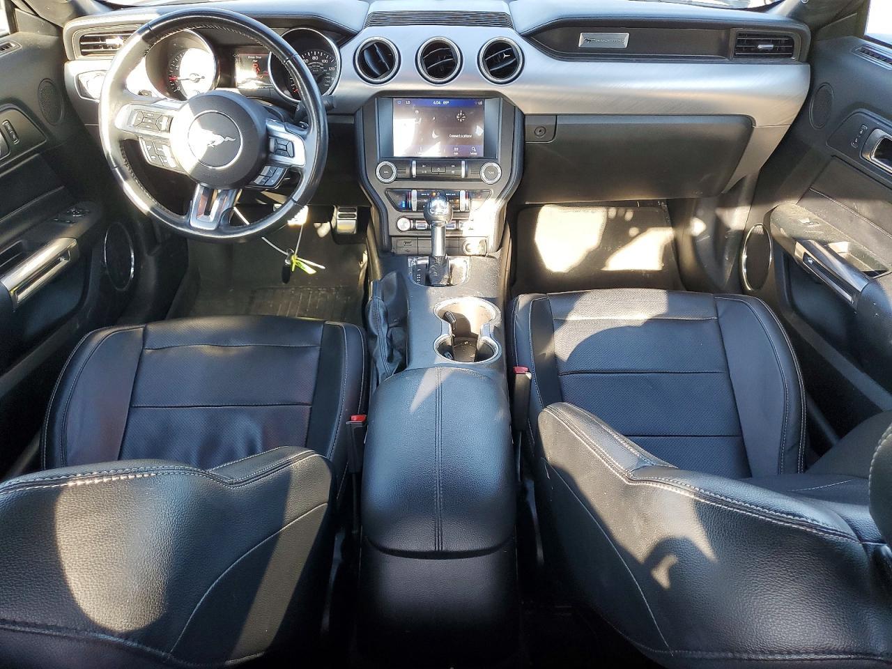 2021 Ford Mustang - zdjęcie 8