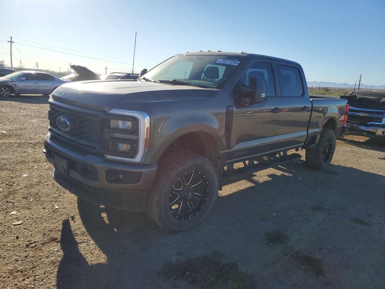 2023 Ford F350 Super Duty - zdjęcie główne