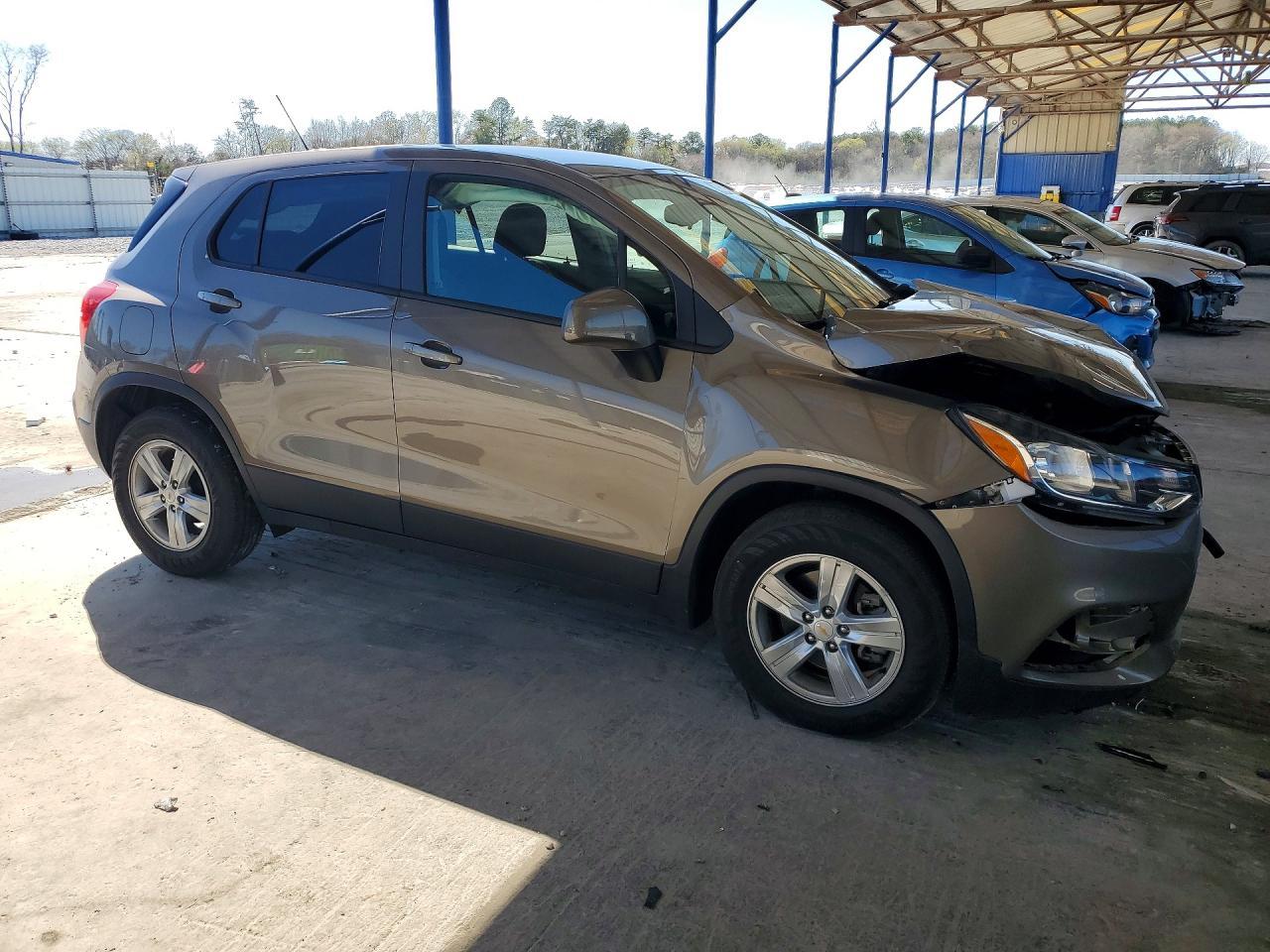 2021 Chevrolet Trax Ls - zdjęcie 4