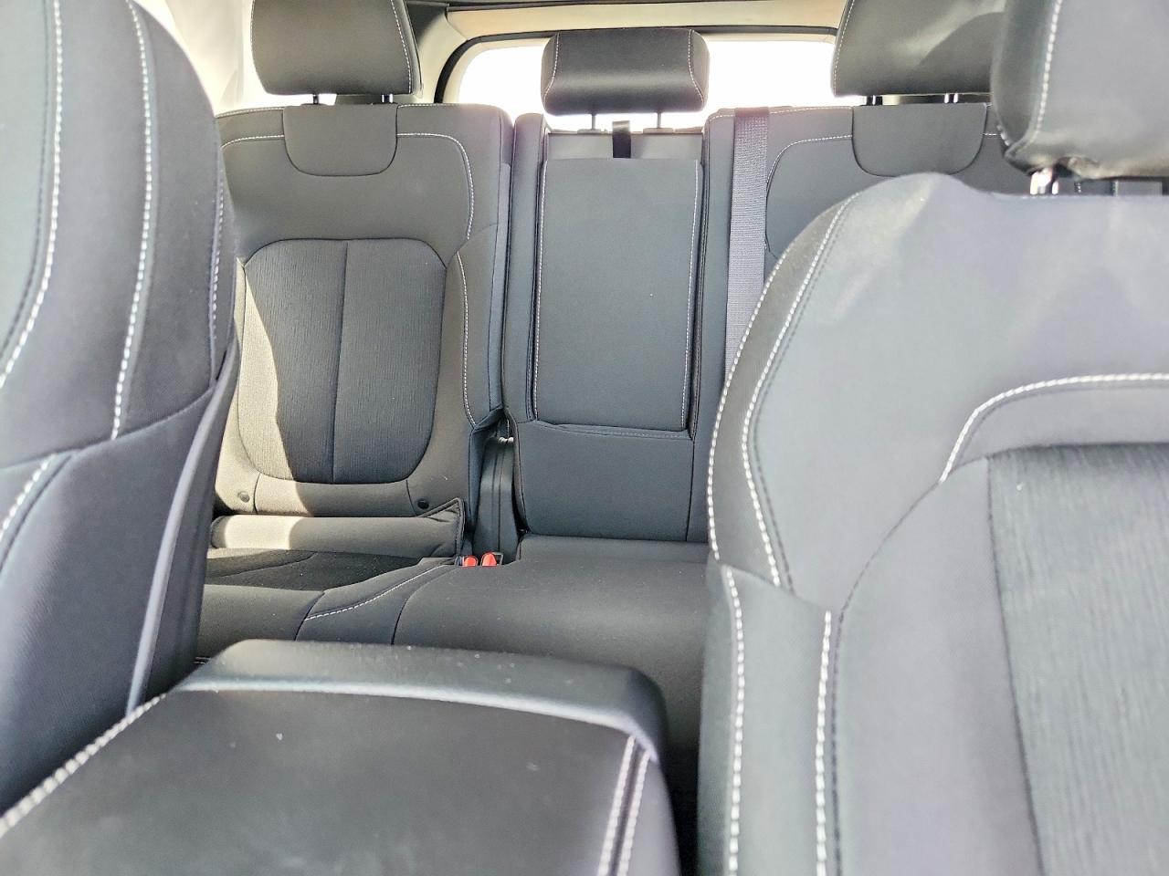 2025 Jeep Grand Cherokee Laredo - zdjęcie 10