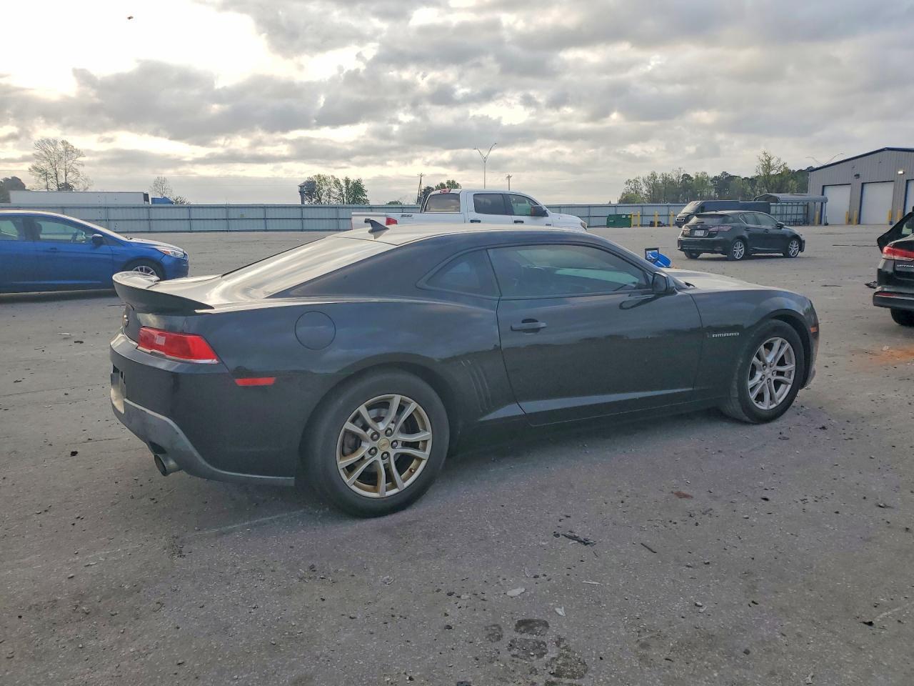 2015 Chevrolet Camaro Ls - zdjęcie 3