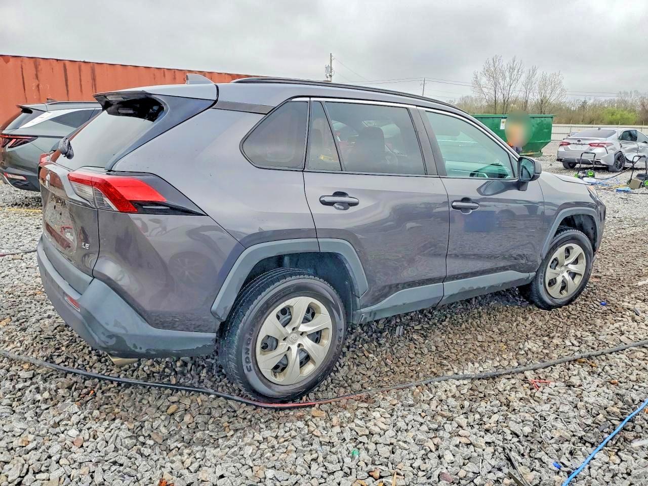 2019 Toyota Rav4 Le - zdjęcie 3