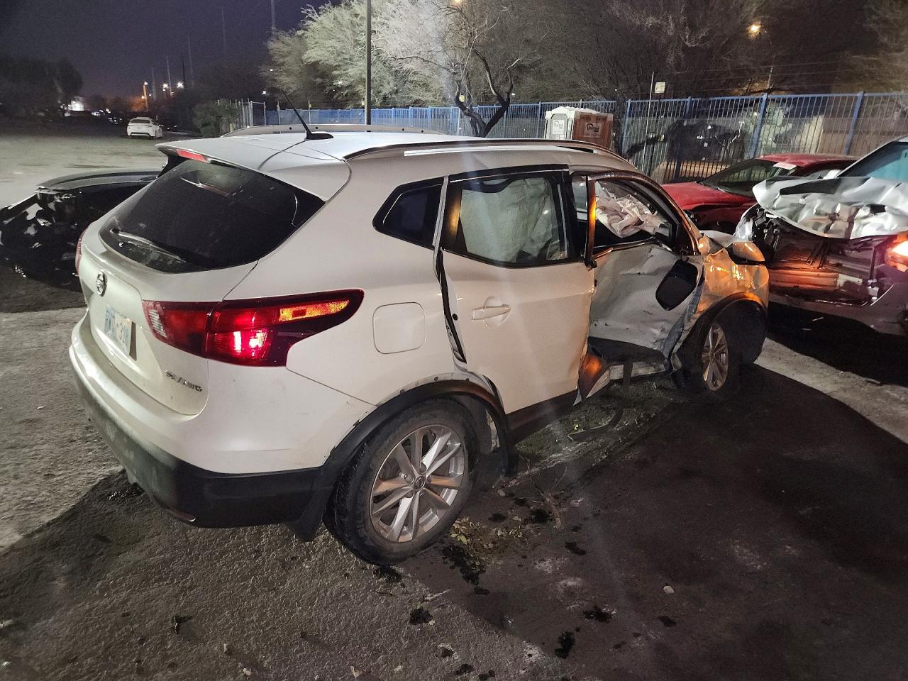 2017 Nissan Rogue Sport Sv - zdjęcie 3