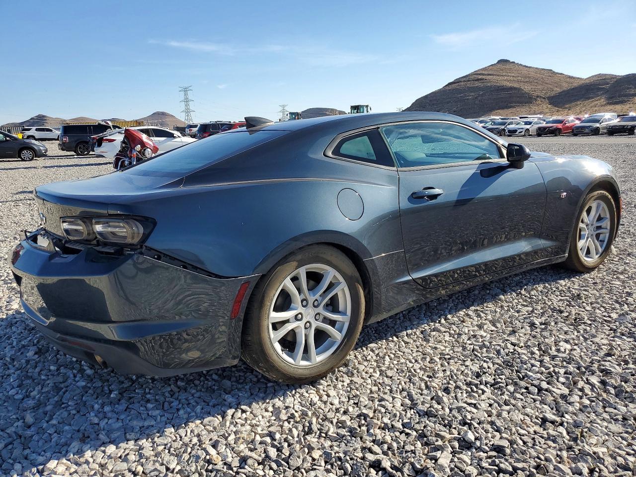 2021 Chevrolet Camaro Ls - zdjęcie 3