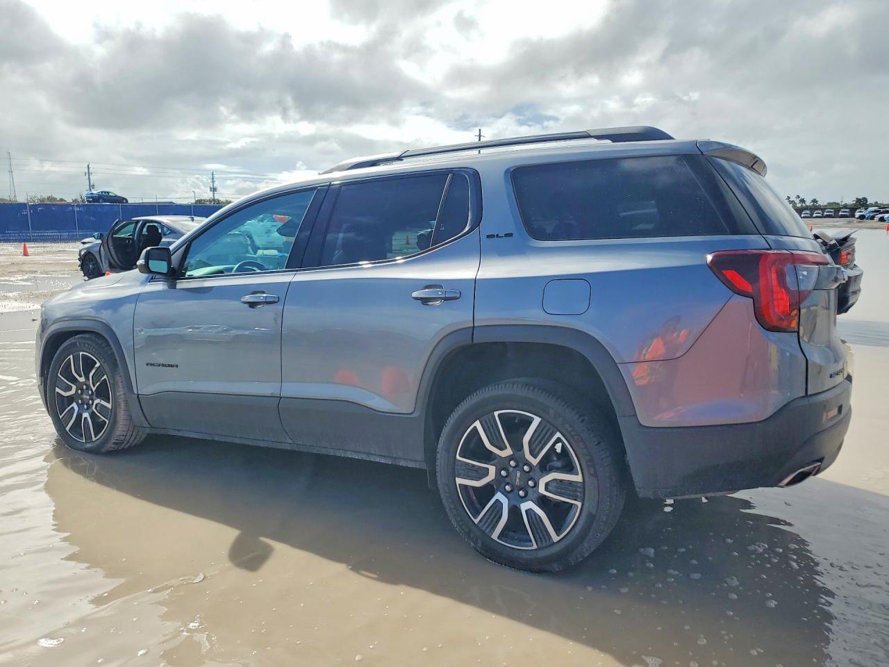 2021 GMC Acadia Sle - zdjęcie 2