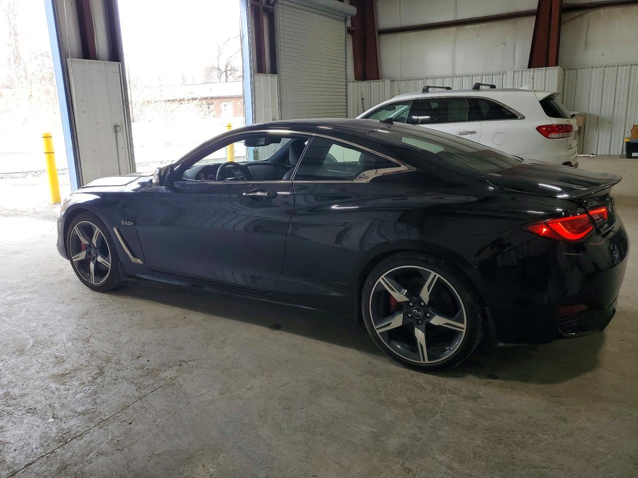 2018 Infiniti Q60 Red Sport 400 - zdjęcie 2