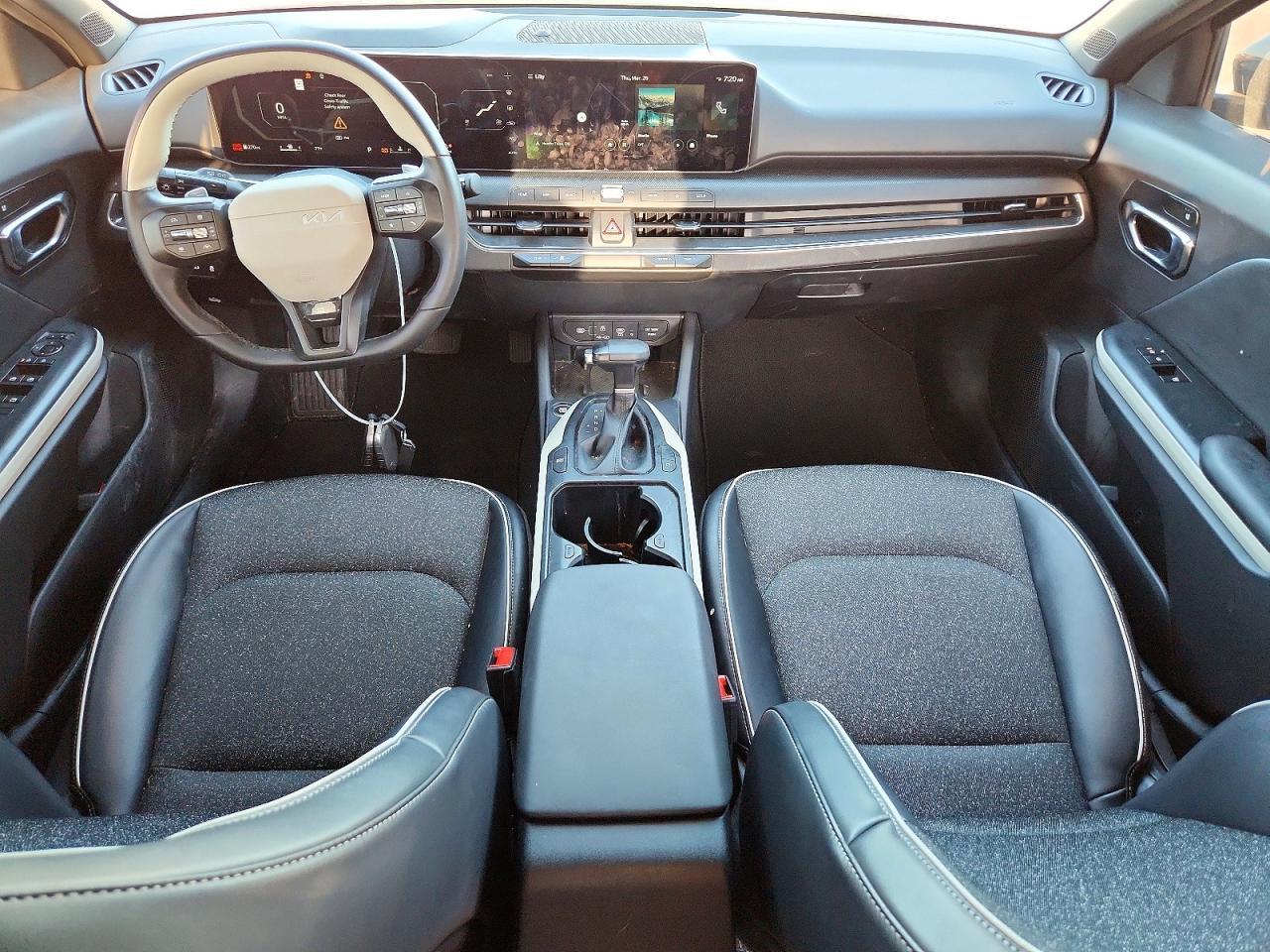 2025 Kia K4 Gt-Line - zdjęcie 8