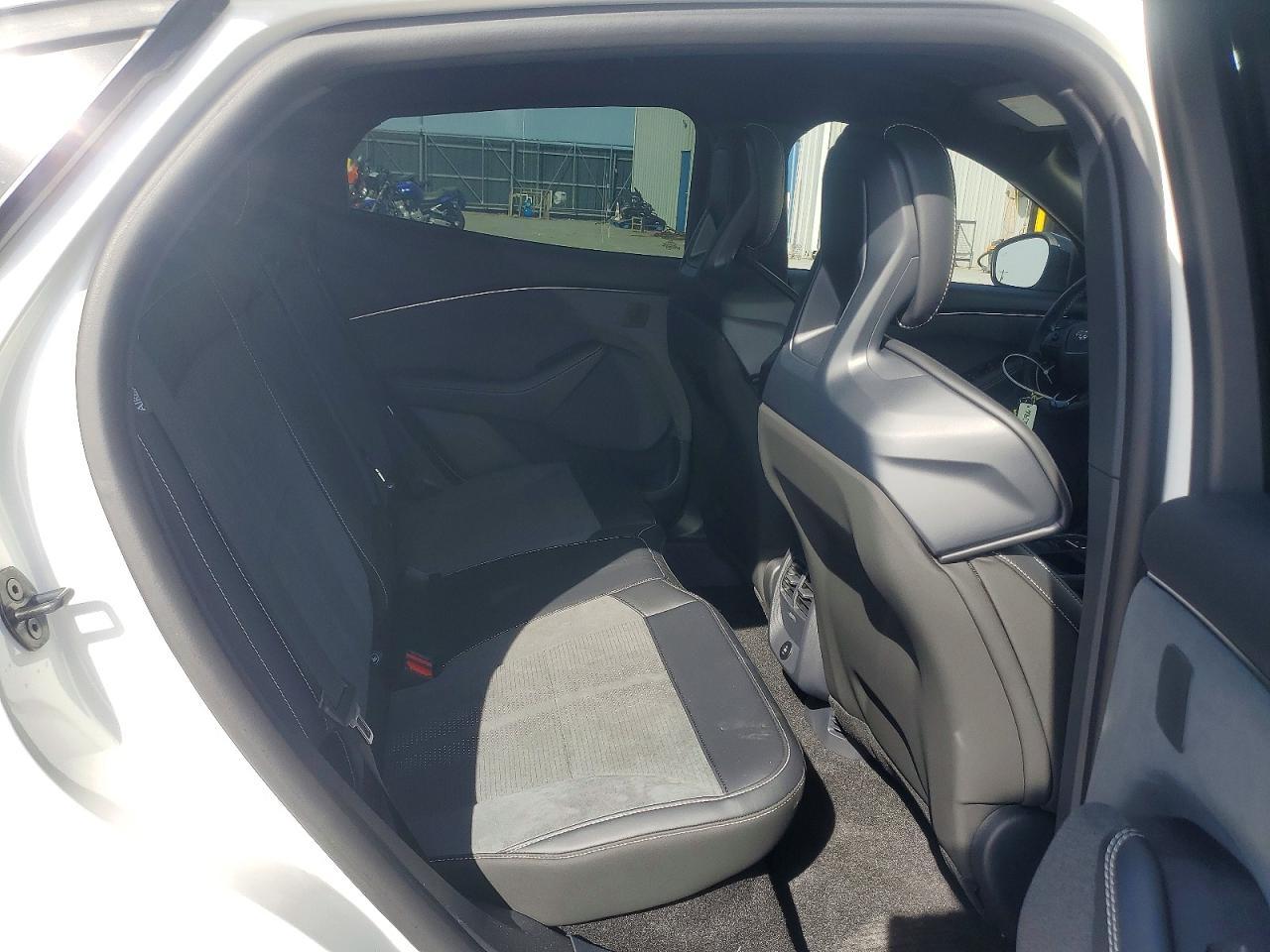 2025 Ford Mustang Mach-E Gt - zdjęcie 11