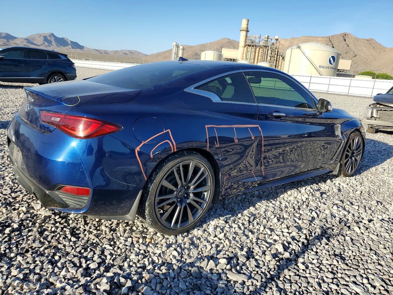 2017 Infiniti Q60 Red Sport 400 - zdjęcie 3