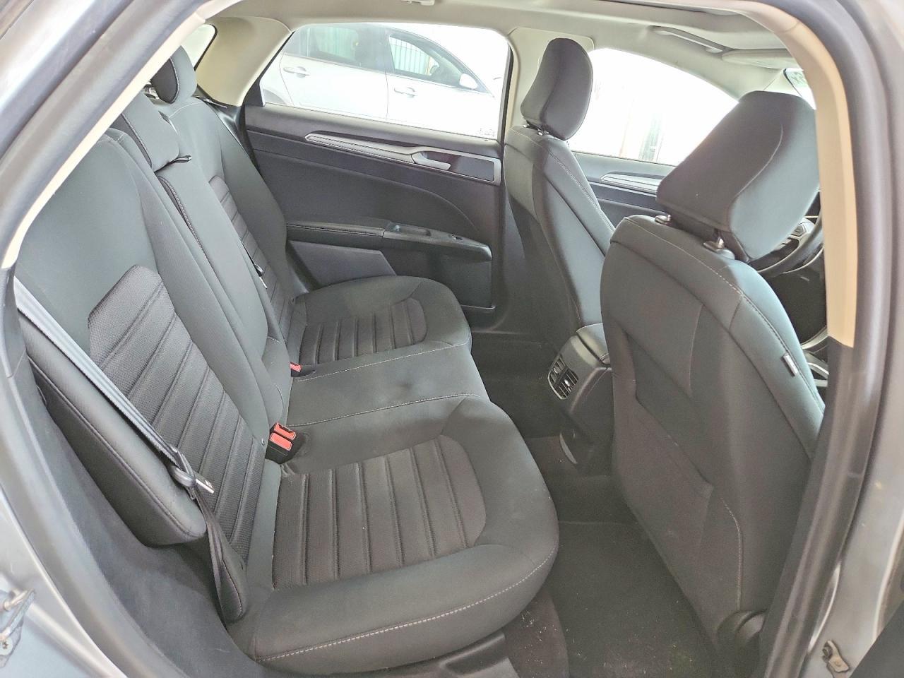 2020 Ford Fusion Se - zdjęcie 10
