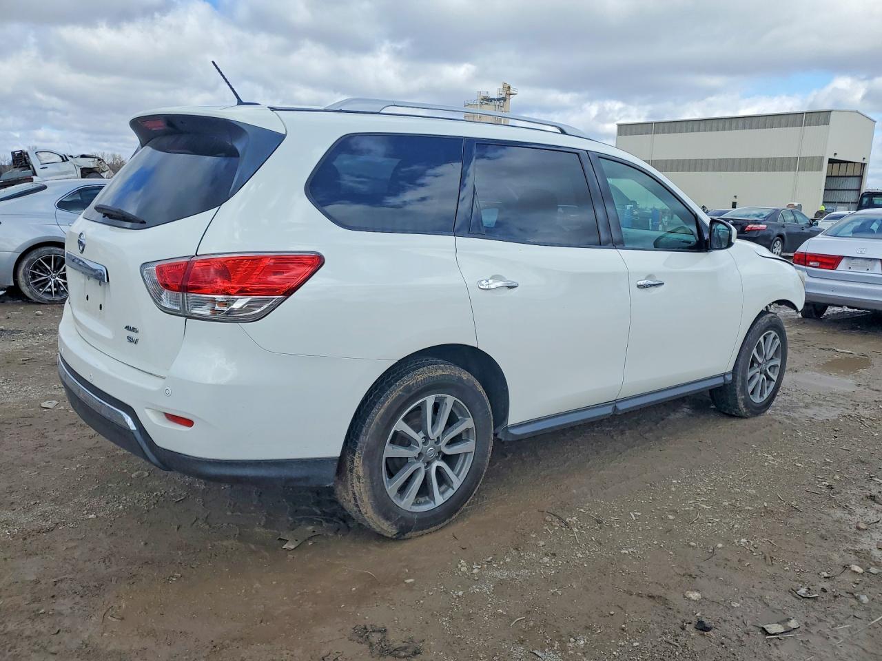 2014 Nissan Pathfinder Sv - zdjęcie 3